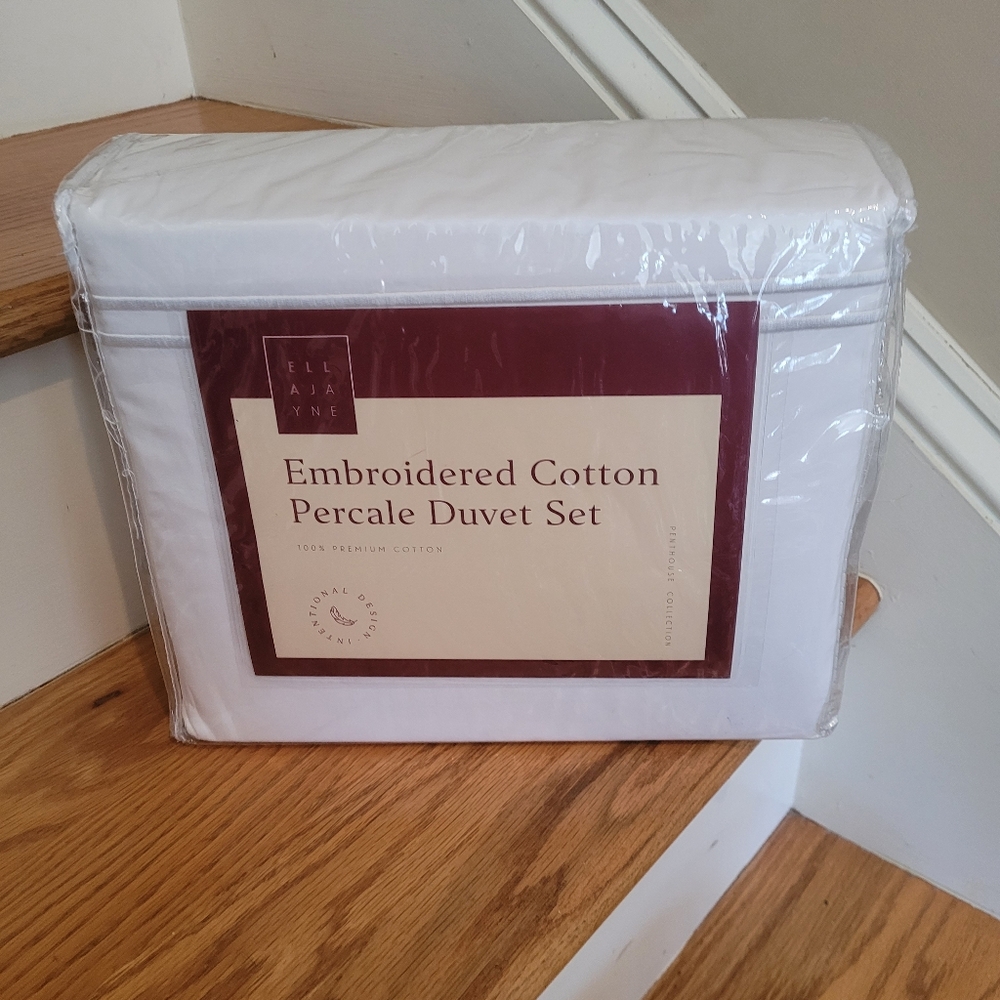 NEW Ella Jayne King/Cal King Embroidered Cotton Percale Duvet Set